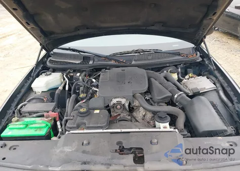 2010 Lincoln Town Car Signature Limited z USA, uszkodzony, nr VIN 2LNBL8CV0AX752950